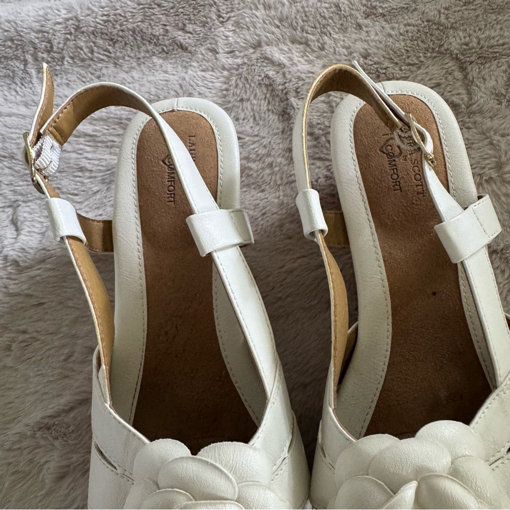 White Laura Scott Wedge Open-toe Sandals with Floral Accent Size 8 - Picture 8 of 14